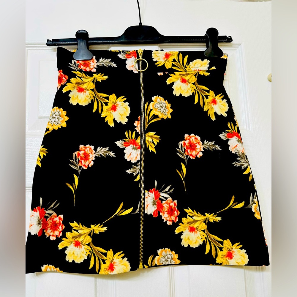 INC skirt Black yellow floral zip front knee length A line size XS